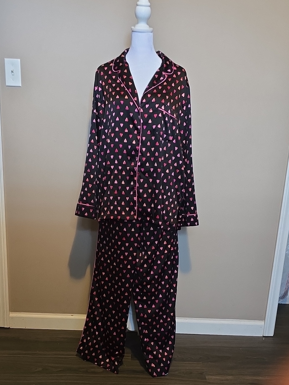 Victoria's Secret Black Satin Pajama Set with Pink Heart Print